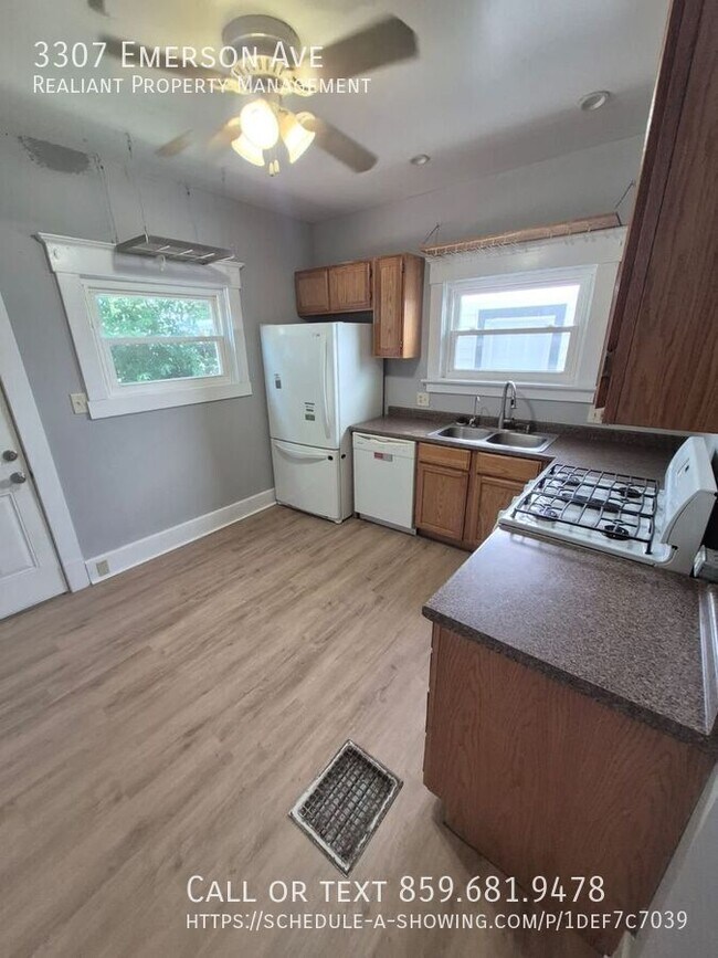 Foto del edificio - 3307 Emerson Ave