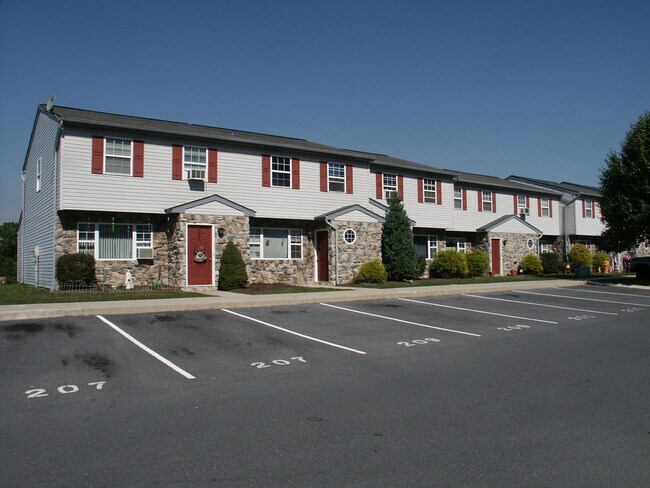 Foto del edificio - 215 Magnolia Dr