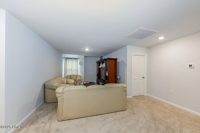 Foto del edificio - 410 Ginger Dr