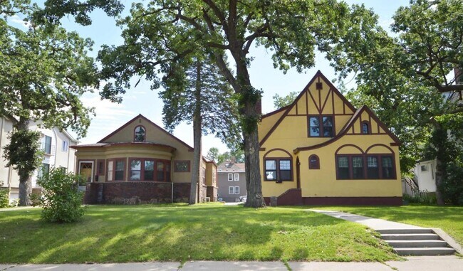 Foto del edificio - 388 3rd Ave S