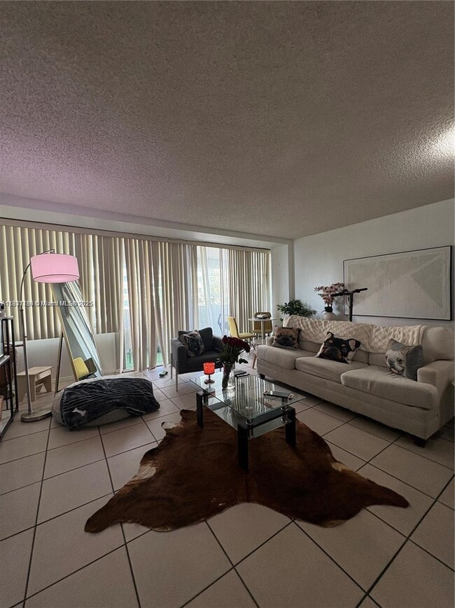Building Photo - 7545 E Treasure Dr
