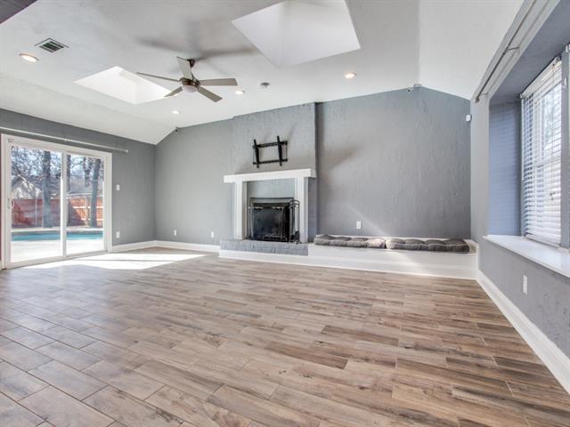 Building Photo - 1124 Lakeridge Dr