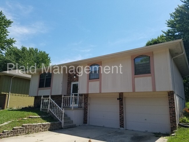 Building Photo - 1417 N Blue Mills Road