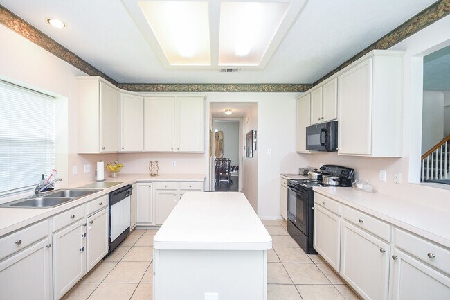Foto del edificio - 15715 Brookwood Lake Pl