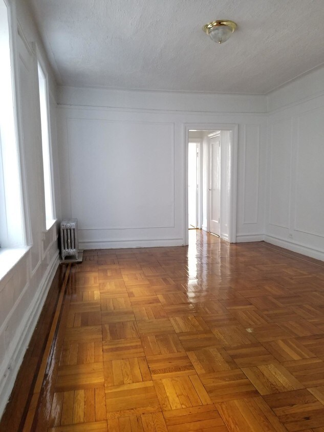 Foto principal - 2961-2965 Marion Avenue