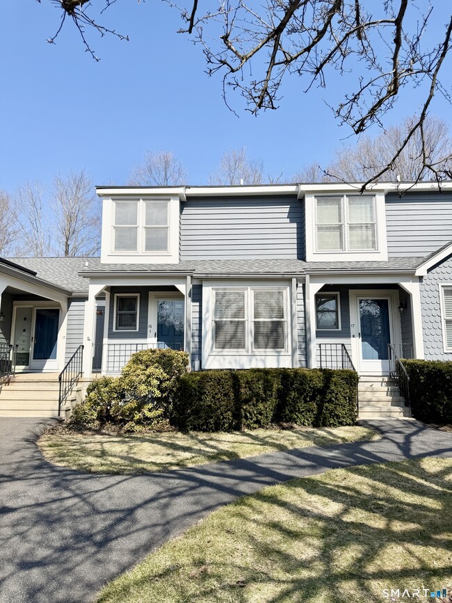 Building Photo - 16 Fawn Ridge Ln