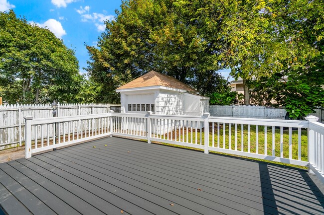 Foto del edificio - Bright & Comfortable North Providence Sing...