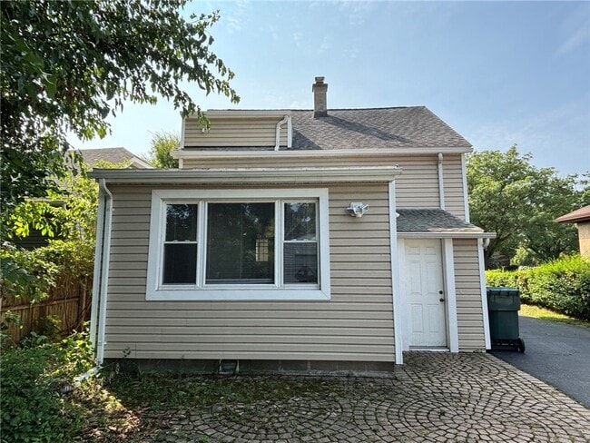 Building Photo - 2096 Norton St