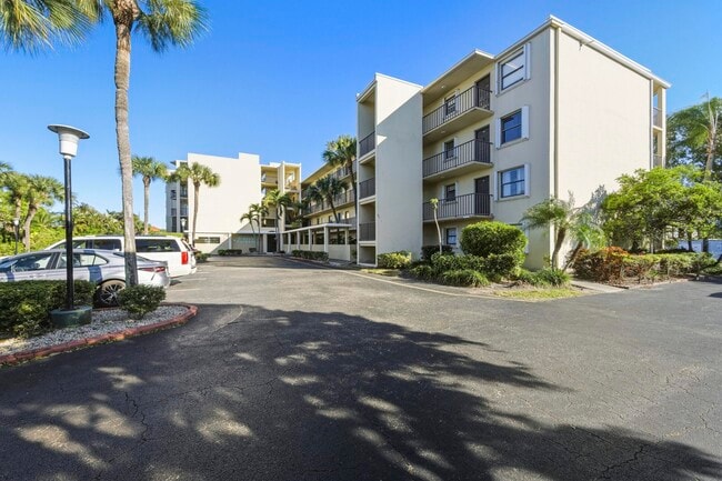 Building Photo - 890 N Federal Hwy