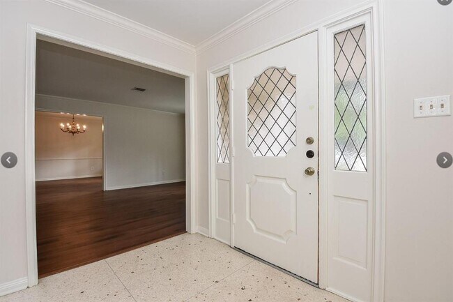 Foto del edificio - 5406 3 Oaks Cir