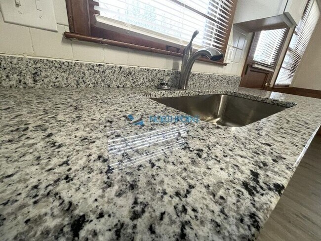 Foto del edificio - 13207 W 94th St