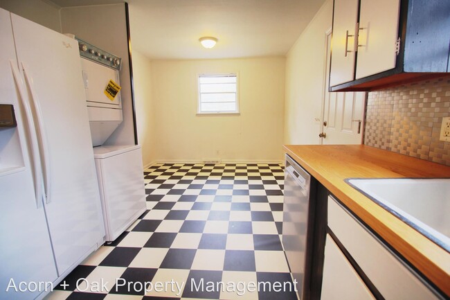 Building Photo - 3 br, 1.5 bath House - 1817 Bivins St.