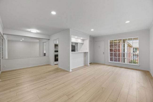 Foto del edificio - 7920 Rockwood Ln