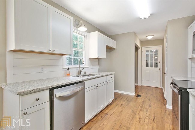 Building Photo - 94 Pilgrim Way