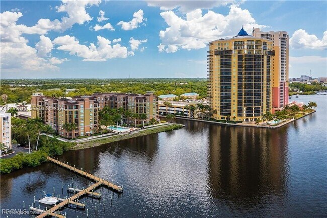 Foto del edificio - 2825 Palm Beach Blvd