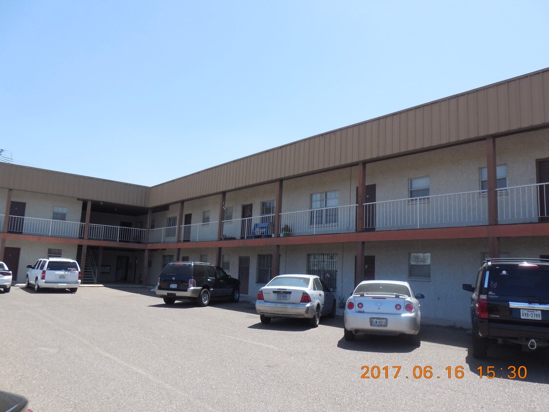 Primary Photo - 1303 N Bryan Rd