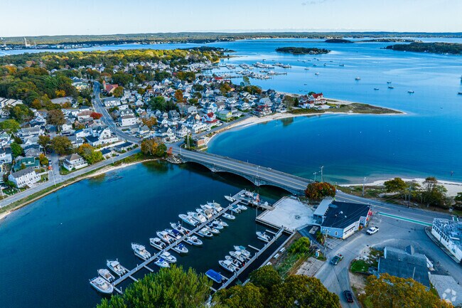 South Plymouth County offers miles of shoreline and endless opportunities for ocean adventure.