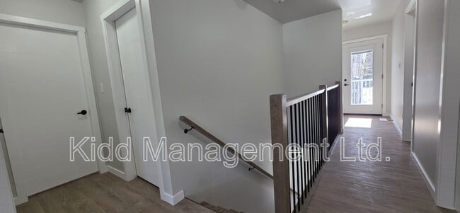 Building Photo - 3854 Glendale Dr