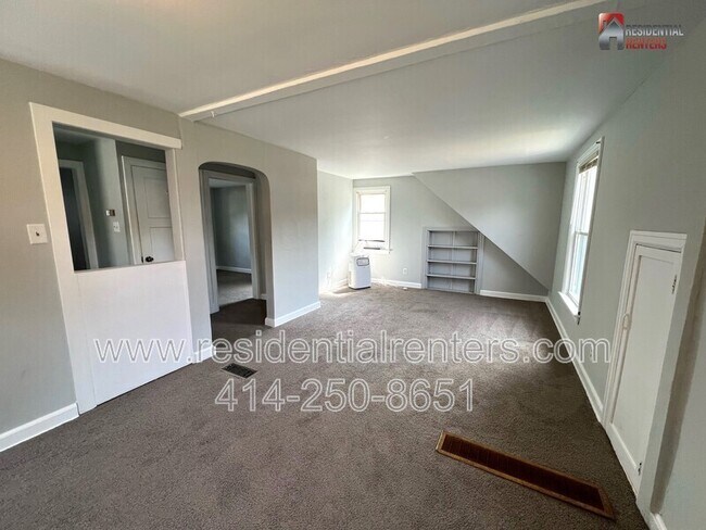Foto del edificio - 820 S 114th St