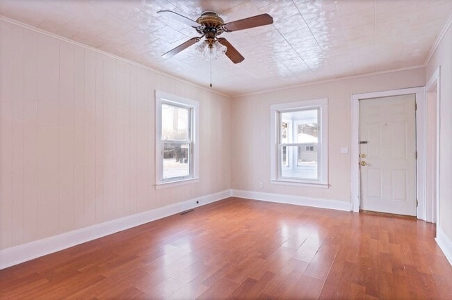 Foto del edificio - Charming 2 Bedroom, 1 Bath Home on Niagara – Clean, Cozy & Move-In Ready!