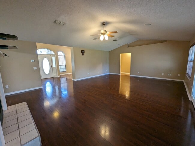 Foto del edificio - 7359 Brevard St