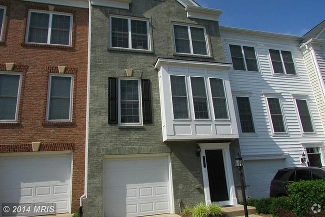 Building Photo - 2203 Greywing St