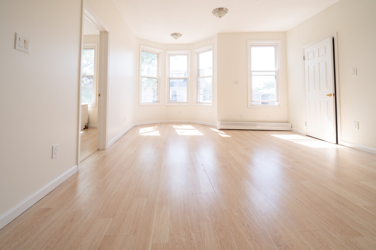 30 S 5th St, Harrison, NJ 07029 Townhouse for Rent in Harrison, NJ