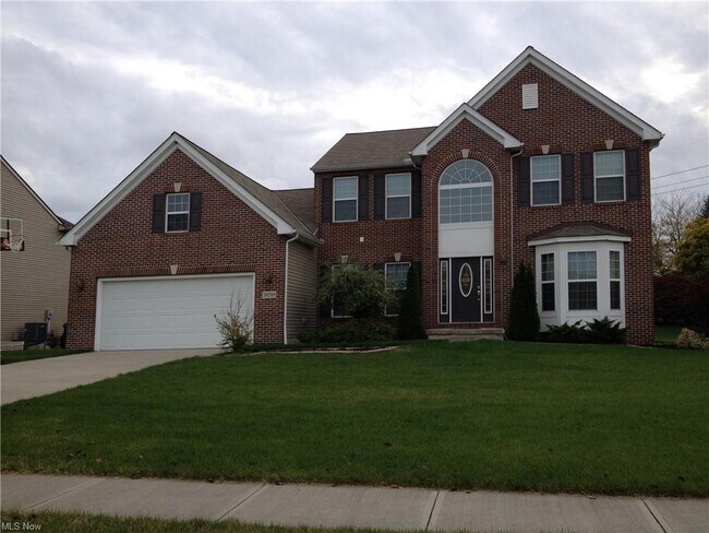 Building Photo - 39289 Arlington Dr