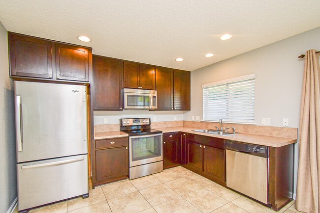 Building Photo - 113 Islander Dr