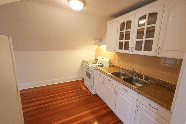 Foto del edificio - 498 Whipple St