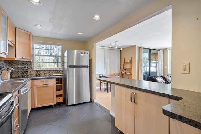 Foto del edificio - 2771 Taft St