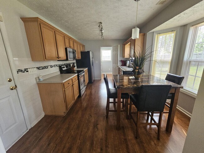 Building Photo - 1541 Clan Campbell Dr