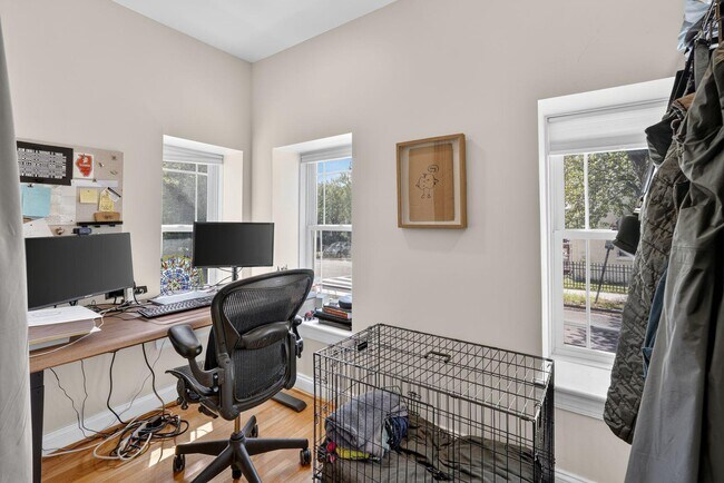 Foto del edificio - 660 Morton Pl NE