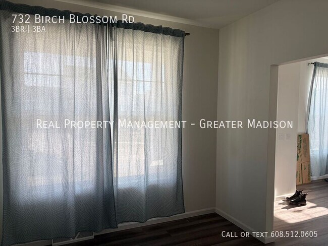 Foto del edificio - 732 Birch Blossom Rd