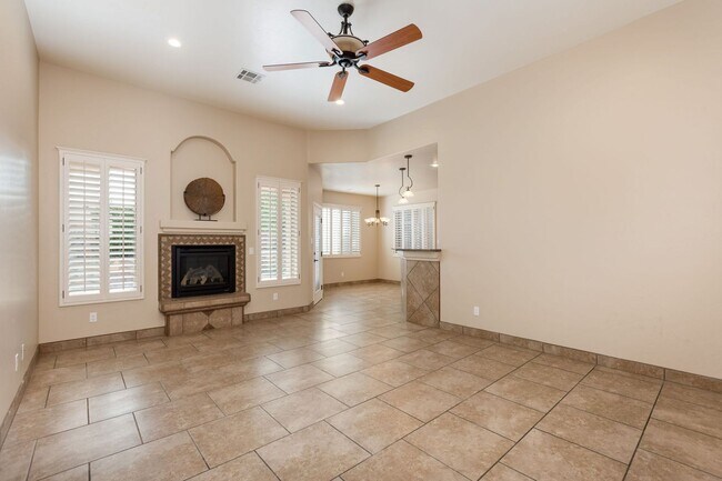 Building Photo - Beautiful Newer Home located on the Northside of Sonoma Ranch Rd! Must See!!