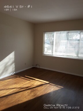 Building Photo - 1 bedroom 1 bath in Elmhurst