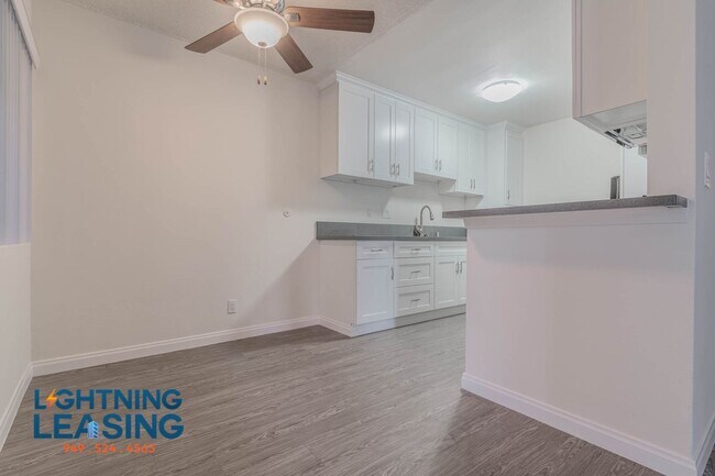 Foto del edificio - 8125 Langdon Ave