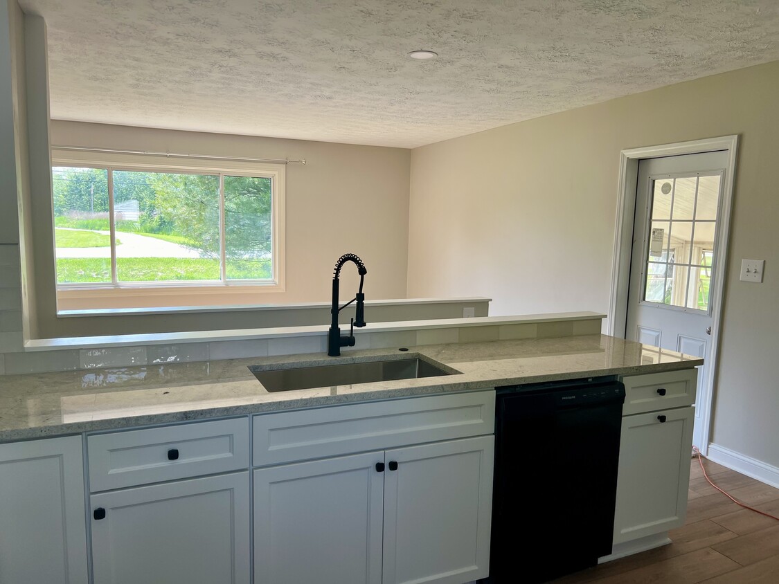 Primary Photo - 5933 Stow Rd