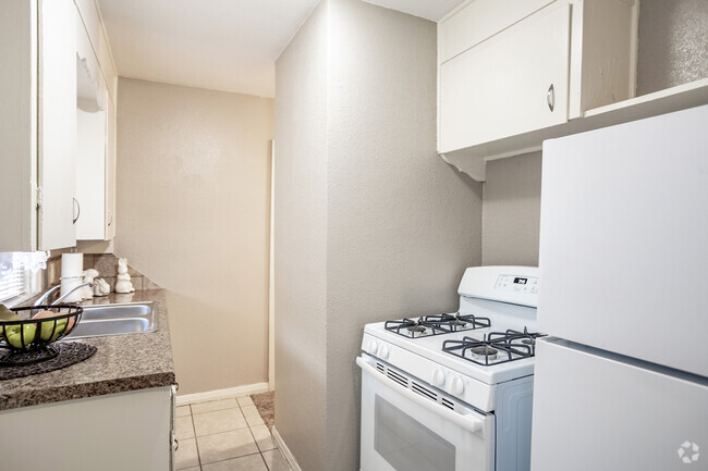 1HAB, 1BA - 550 ft² - Holly Park Apartments