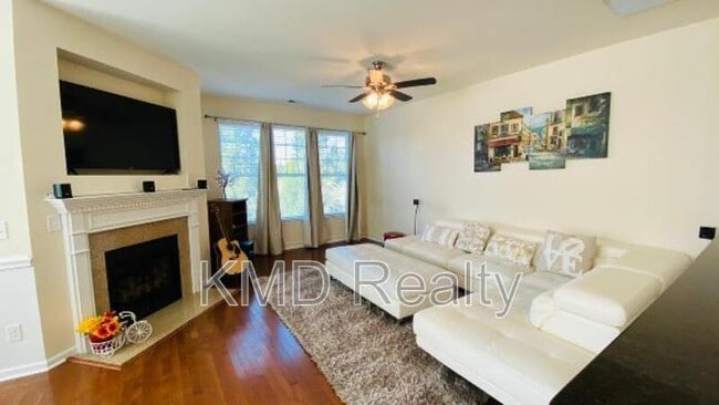 Building Photo - 850 Windy Falls Dr