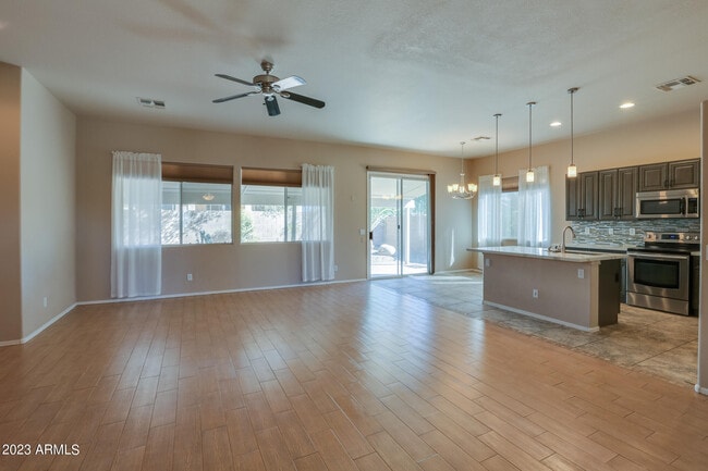 Building Photo - 15751 N Bonow Dr