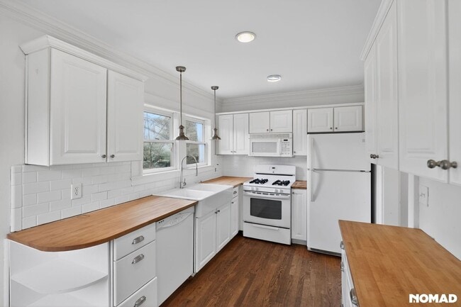 Building Photo - 758 Antone St NW