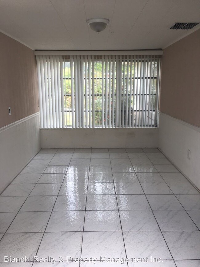 Foto del edificio - 2 br, 1 bath House - 770 182nd Ave