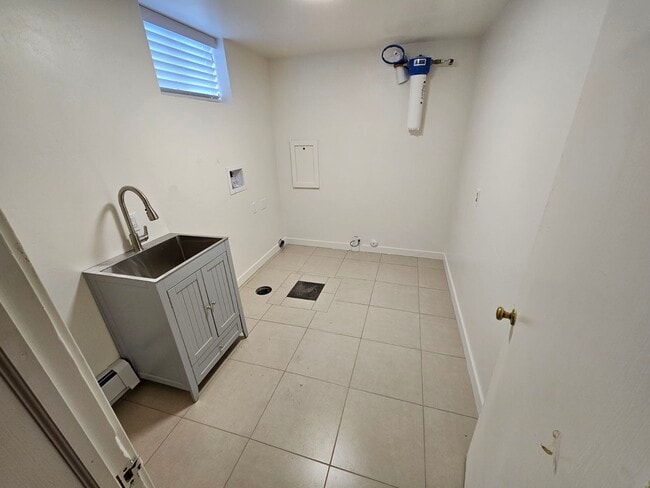 Building Photo - 1365 S Wasatch Dr