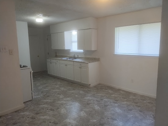 Building Photo - 622 Woodmont Dr