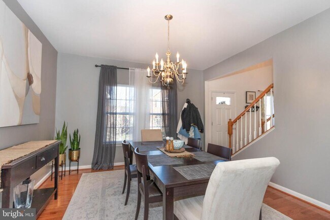 Building Photo - 7629 Hamelin Ln