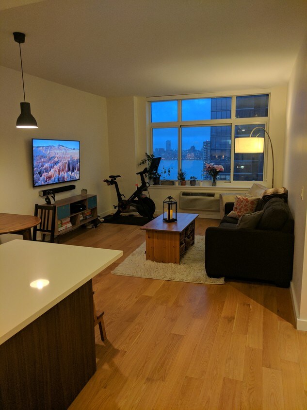 Foto principal - 111 1st St