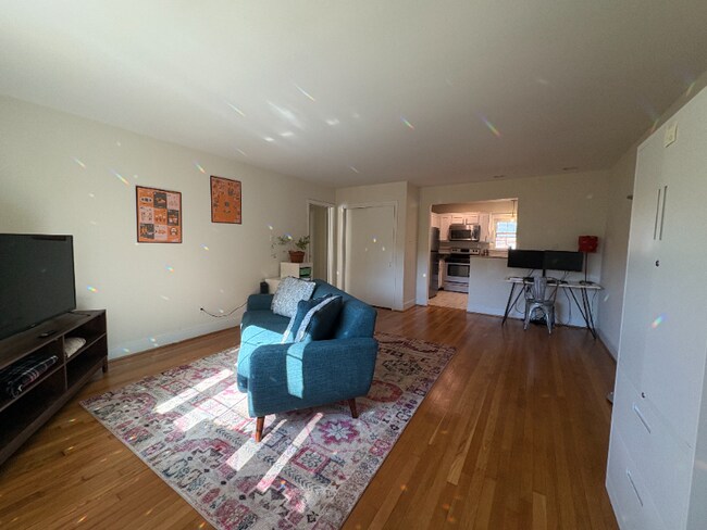 Foto del edificio - 4030 Forest Hill Ave