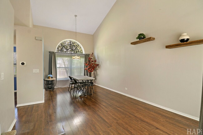 Building Photo - 67 Rustic Ln