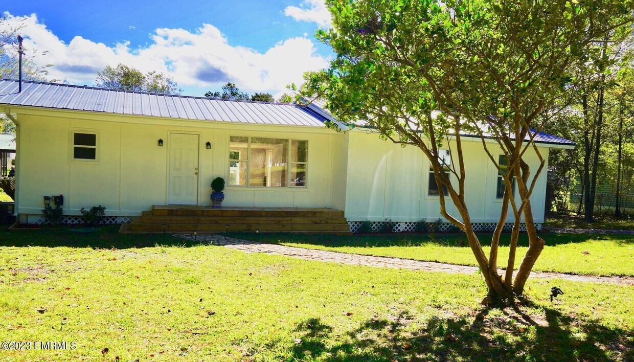 3702 Rollins Dr, Lauderdale, MS 39335 House Rental in Lauderdale, MS